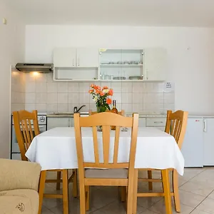 Luka Apartman Kornić