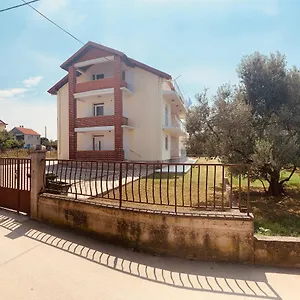Comfort & Style 1st Floor Apartament Bibinje