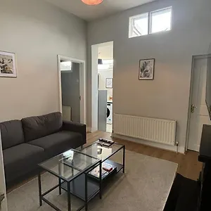 Homely 3 Bed City House Holiday home